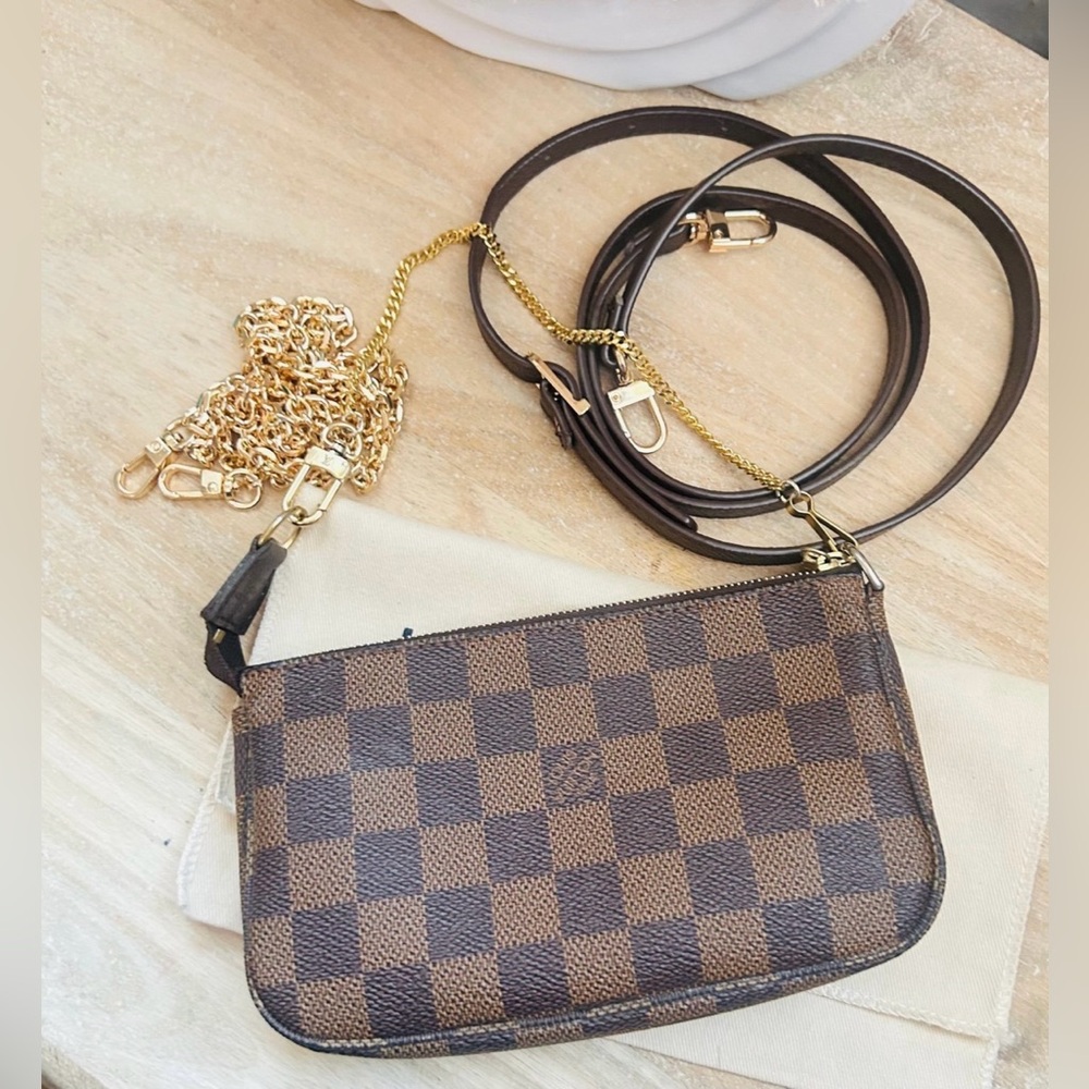 Louis Vuitton damier ebene mini pochette